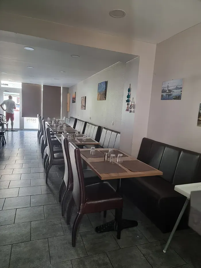 RESTAURANT À CHAMPAGNOLE - AKDENIZ111